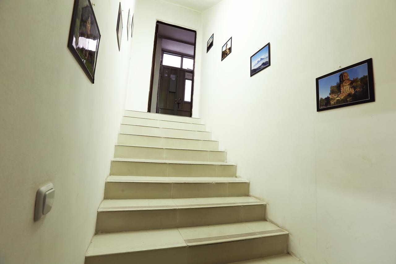 Byron Hostel Jerevan Eksteriør billede