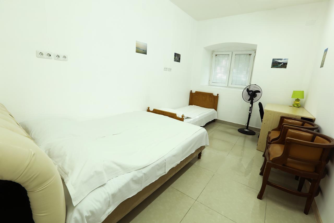 Byron Hostel Jerevan Eksteriør billede