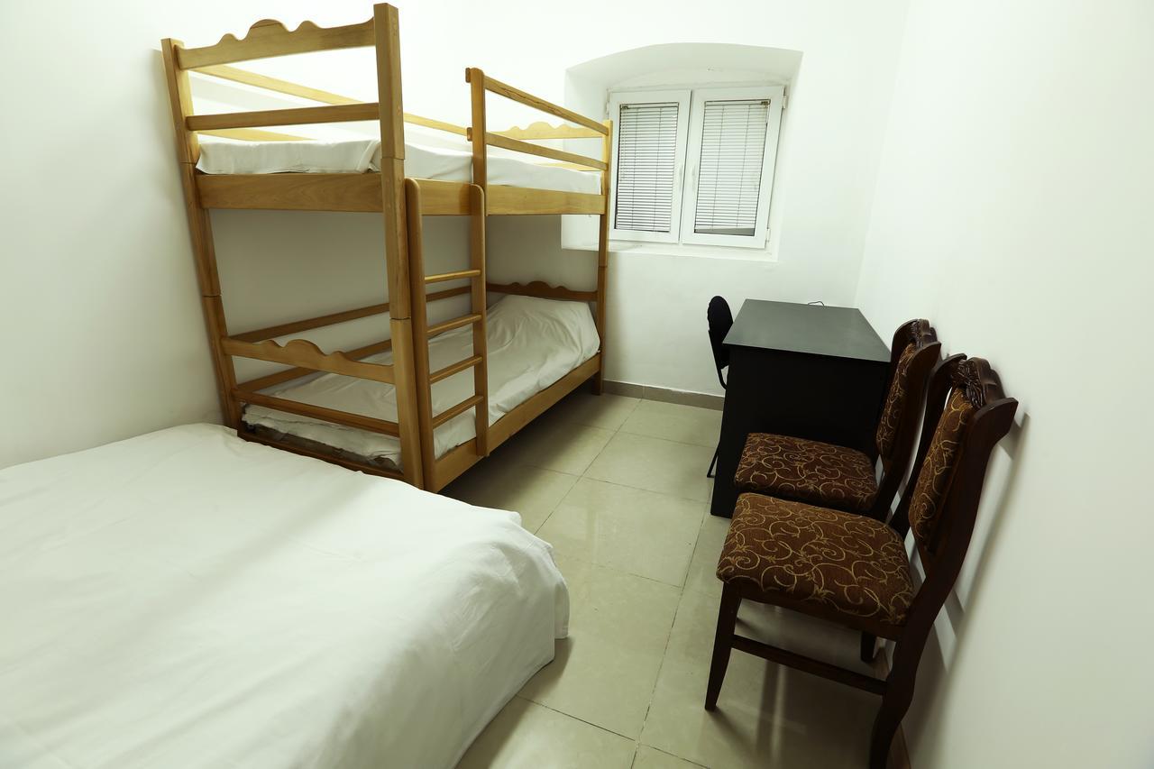Byron Hostel Jerevan Eksteriør billede